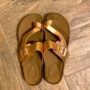 Rose colored Madden sandals